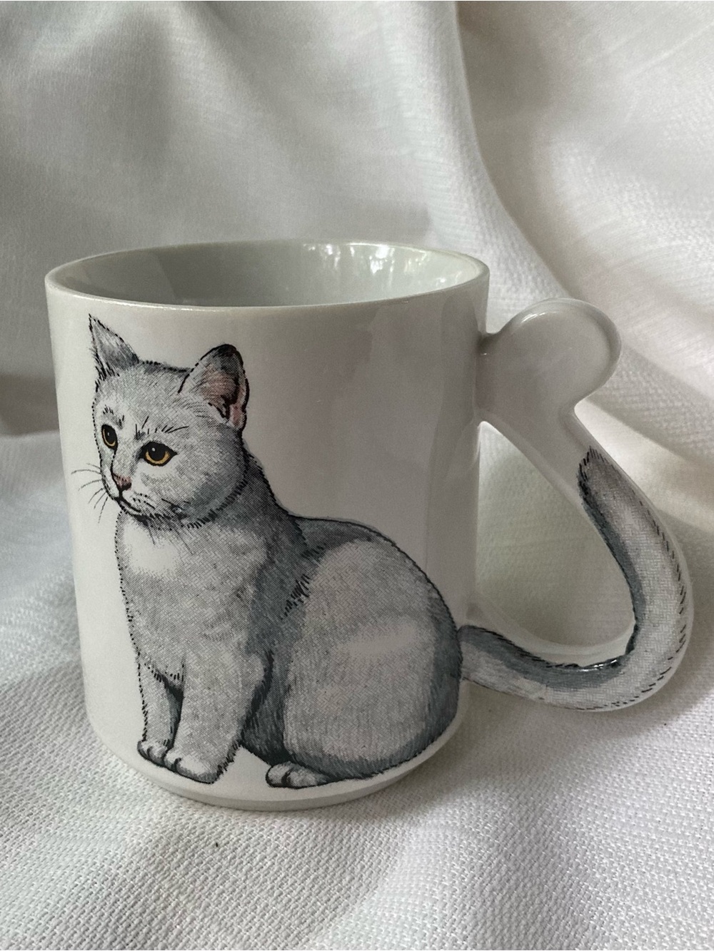 Vintage Japan White Ceramic Coffee Mug Grey Cat with Tail Handle!